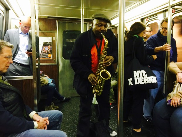 Metro'da canlı performans